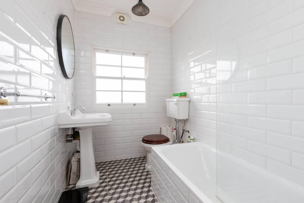 Фото Bright 1 Bedroom Apartment in Hackney Near Colombia Road