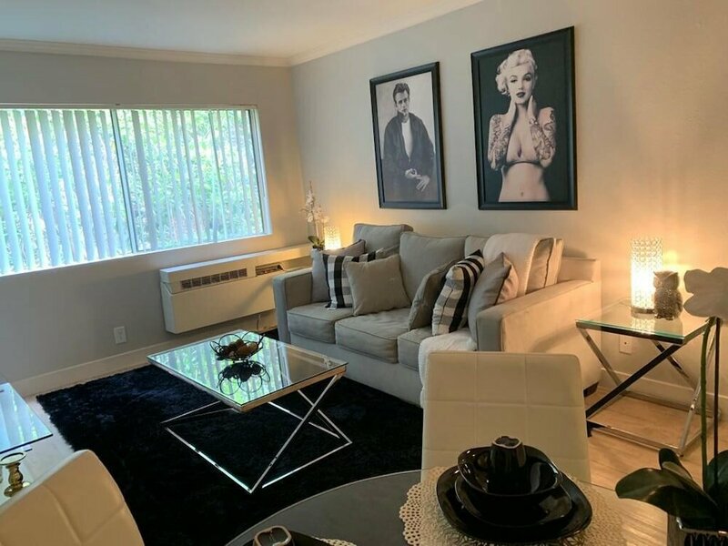 Гостиница Hollywood Charming Vacation в Лос-Анджелесе