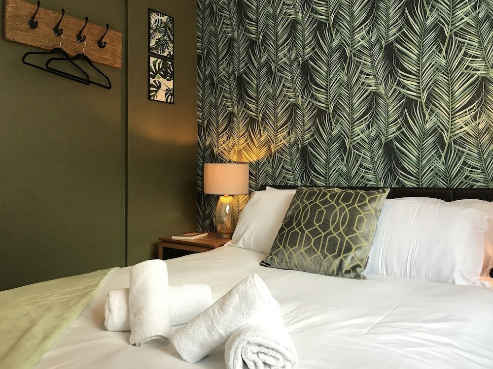 Фото Modern 3-bed House With Parking Bamber Bridge, Preston