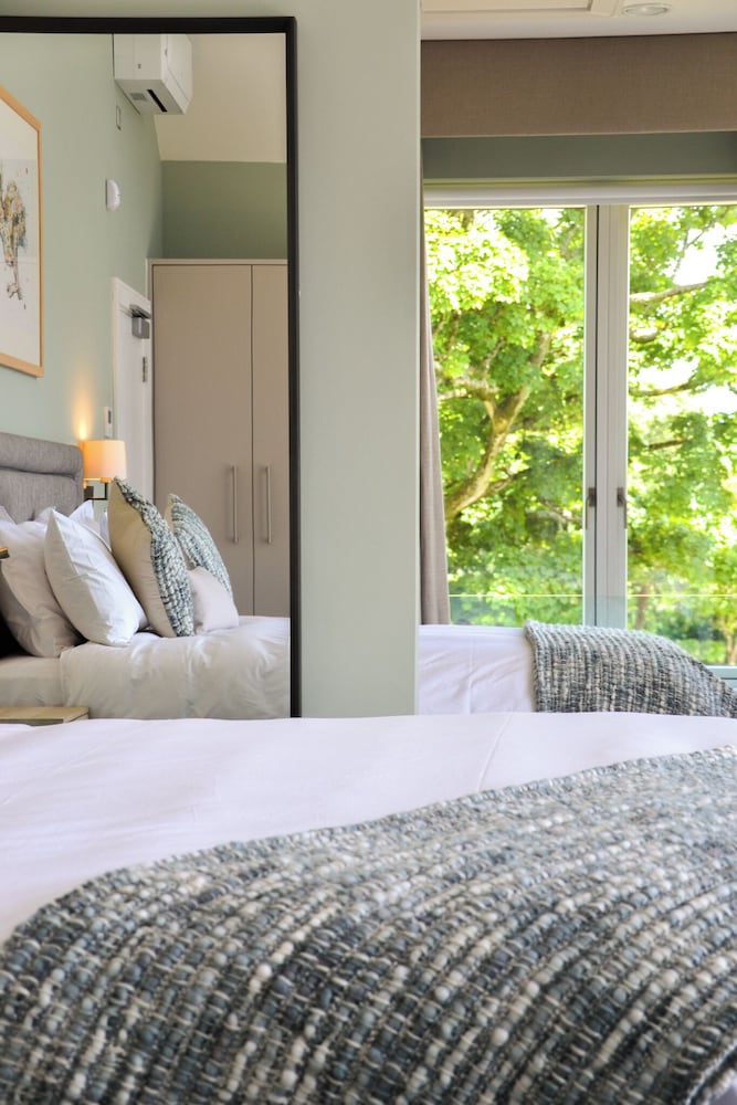 Фото Killeen Castle Golf Resort & Lodges