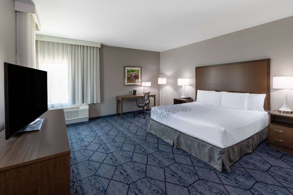 Фото La Quinta Inn & Suites by Wyndham Round Rock near Kalahari