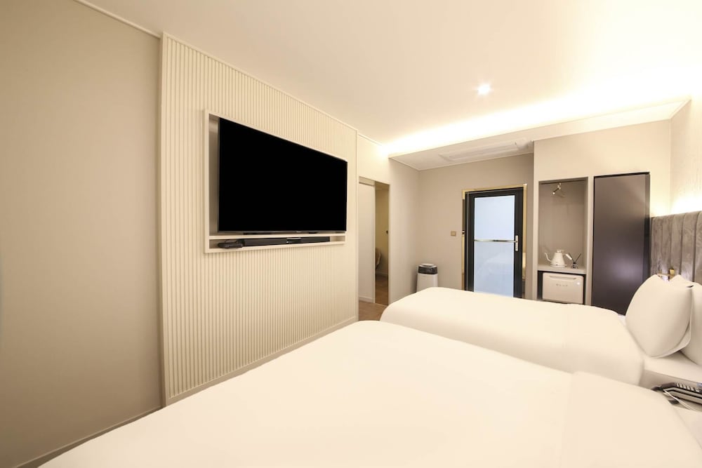 Фото Denbasta Signature Hotel