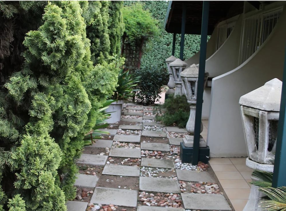 Фото Nmb Guest House