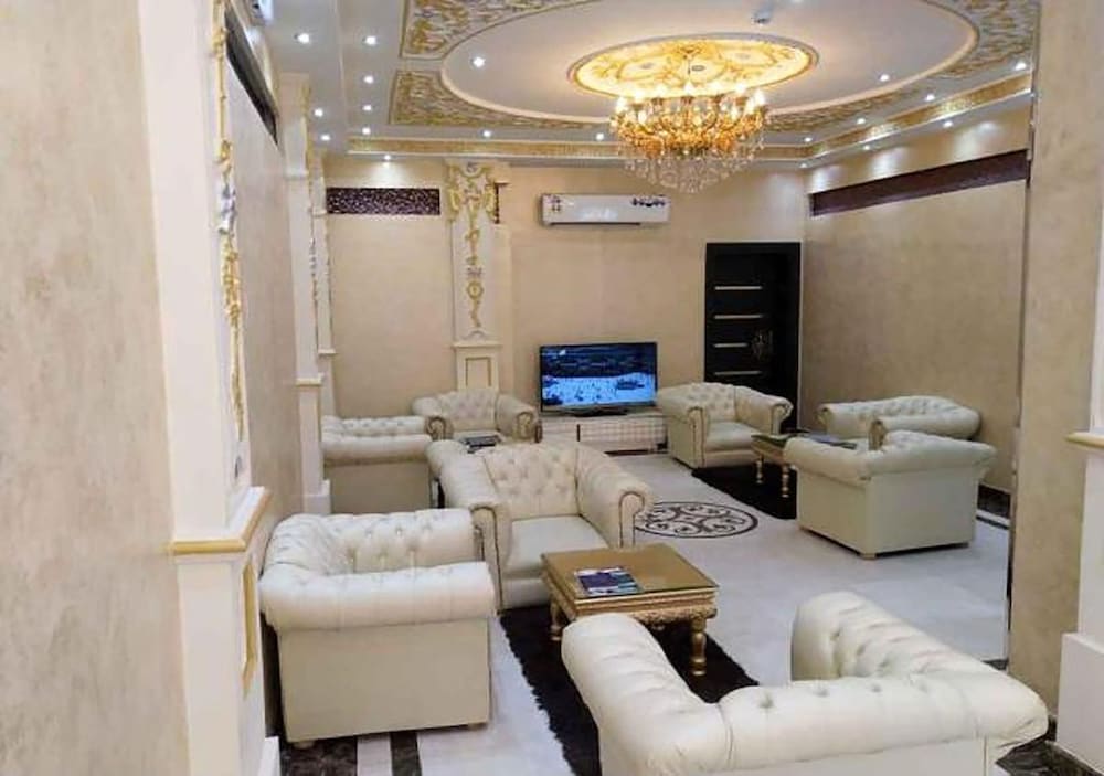 Фото El Ghobishi Hotel Suites