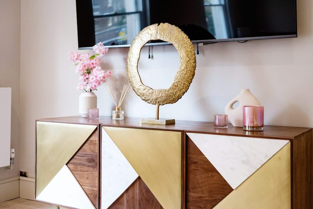 Фото Marble Arch Suite 3-hosted by Sweetstay