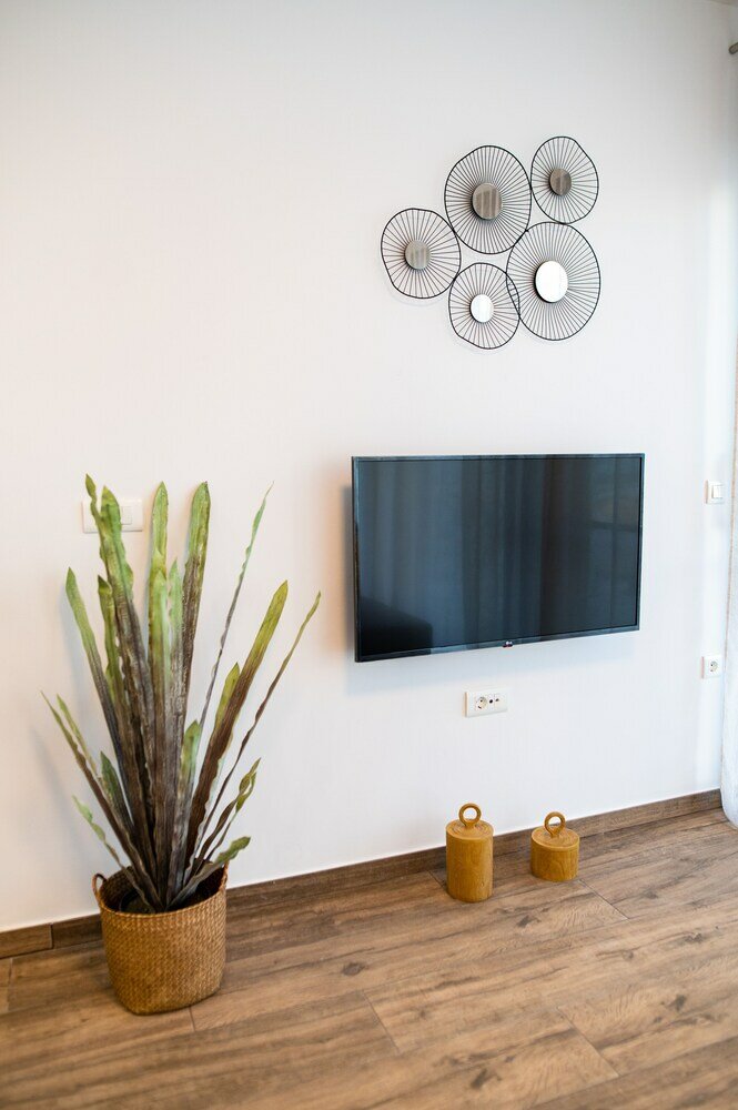 Фото Pebble Garden Aloe - Pampas Grass