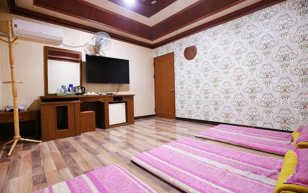 Фото Nonsan Titanic Motel