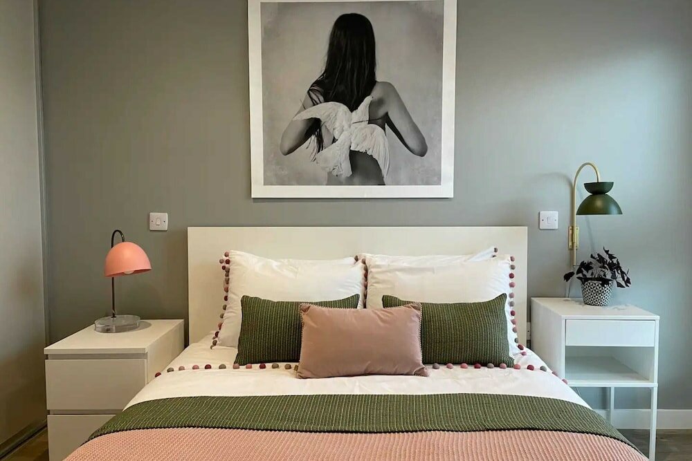 Фото Chic 1 Bedroom Apartment Near Tooting Broadway