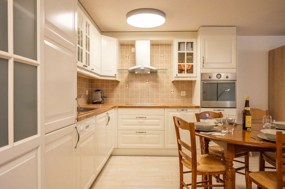 Фото Snowflake family apart. Ski in& out