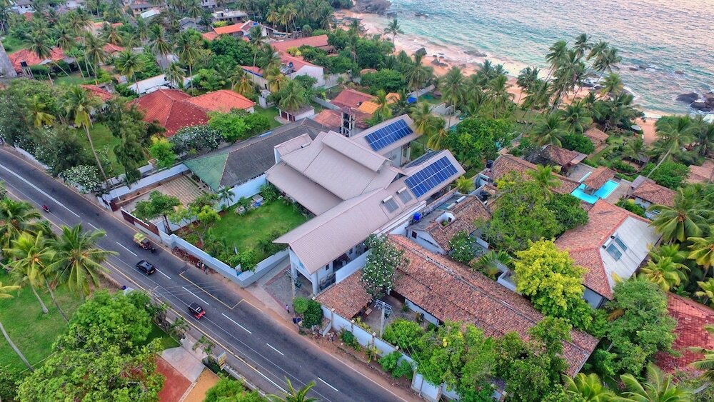 Фото R Degrees - Ambalangoda