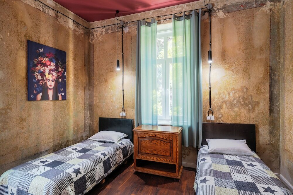 Фото The Green Bar House