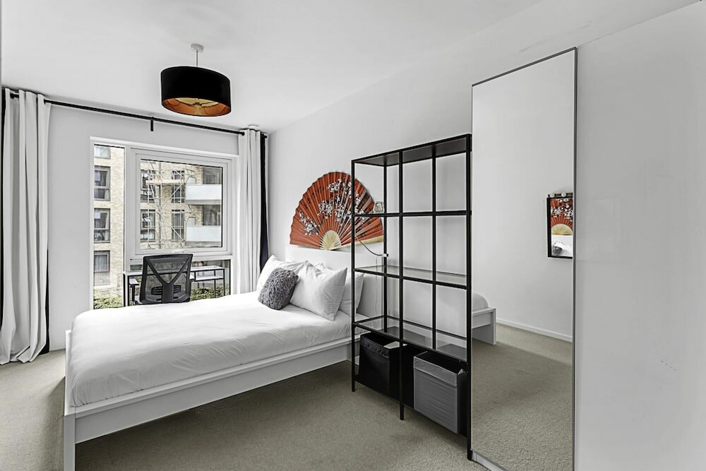 Фото Stylish Flat In Battersea Reach