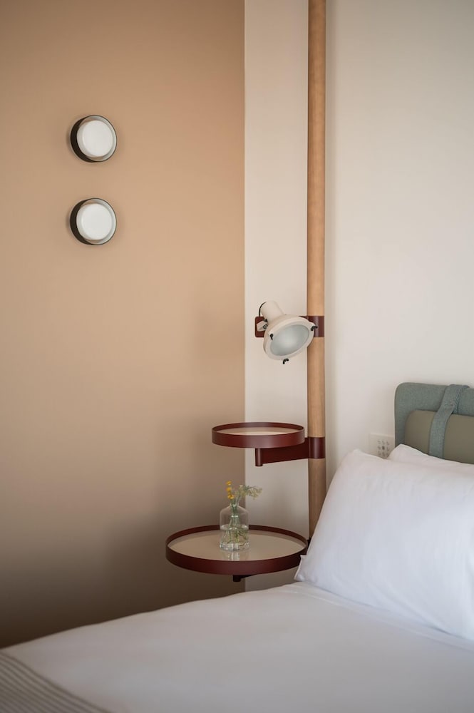 Фото Laguna Faro Suites - Adults Only & Free Beach