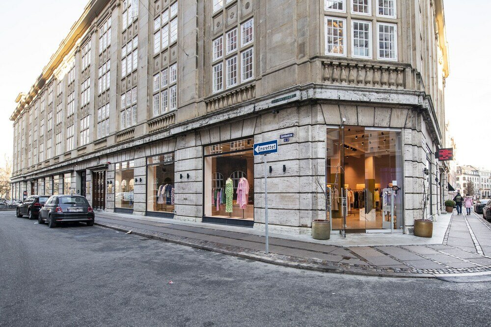 Фото By the Garden 2 - Into This Place