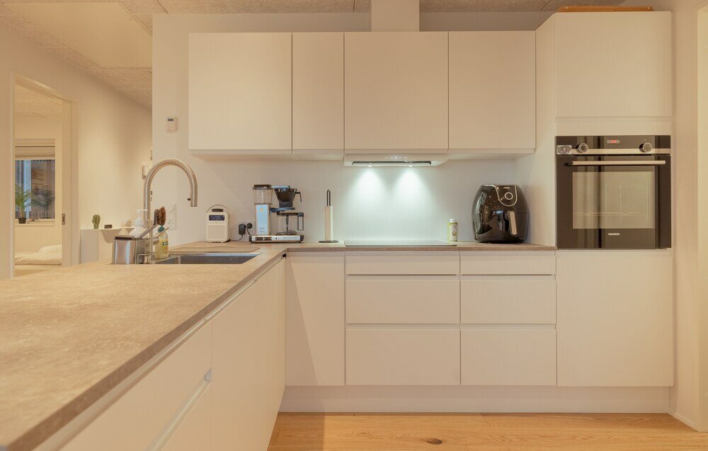 Фото Bright 2Br Apartment, Great View