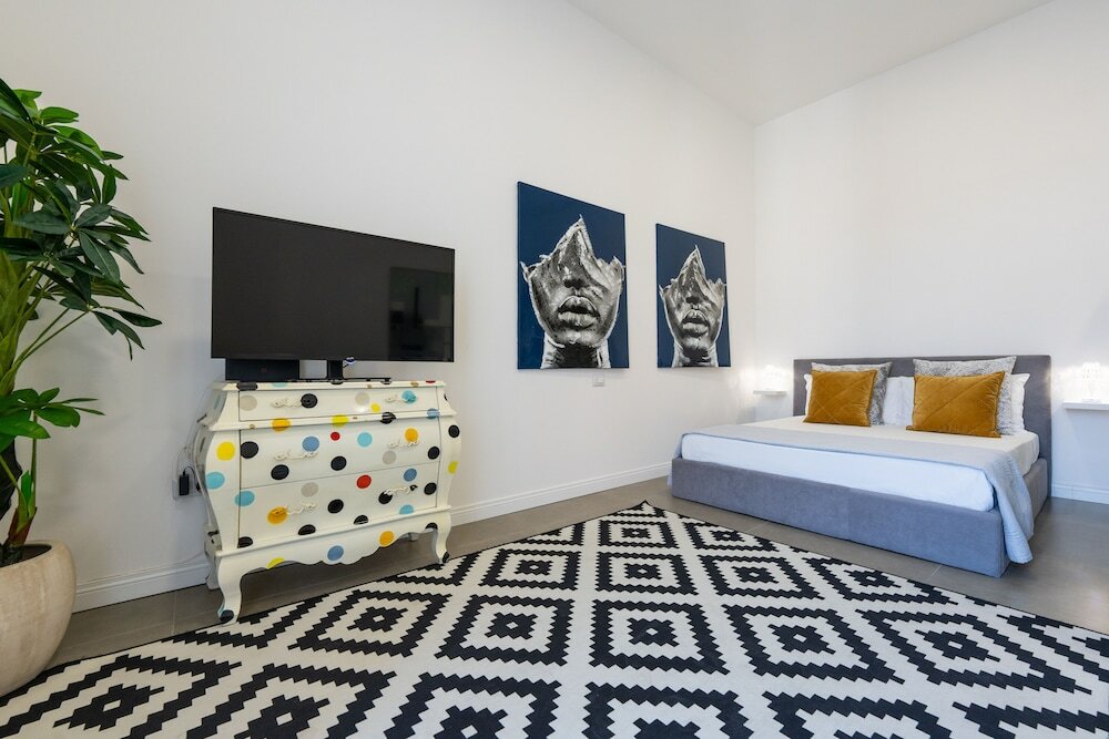 Фото Palazzo della Porta - VIA Toledo 55