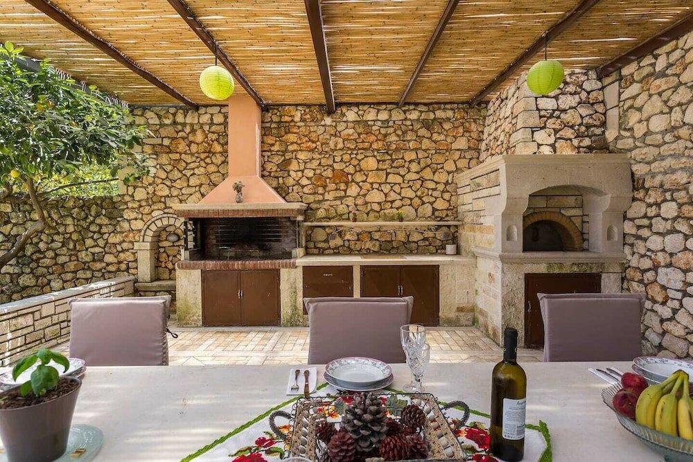 Фото Peacefull Stone-Built Villa