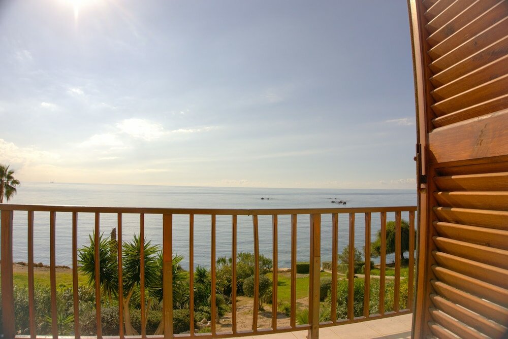 Фото Beachfront Azura Sunrise