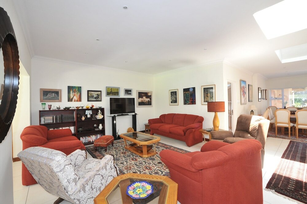 Фото Fifteen On Orange