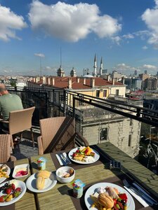 Akka Lush Hotel (İstanbul, Beyoğlu, Sıraselviler Cad., 10), otel  Beyoğlu'ndan