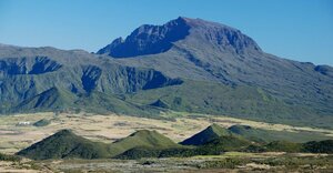 Piton des Neiges 3069 meters (Arrondissement de Saint-Pierre), mountain peak