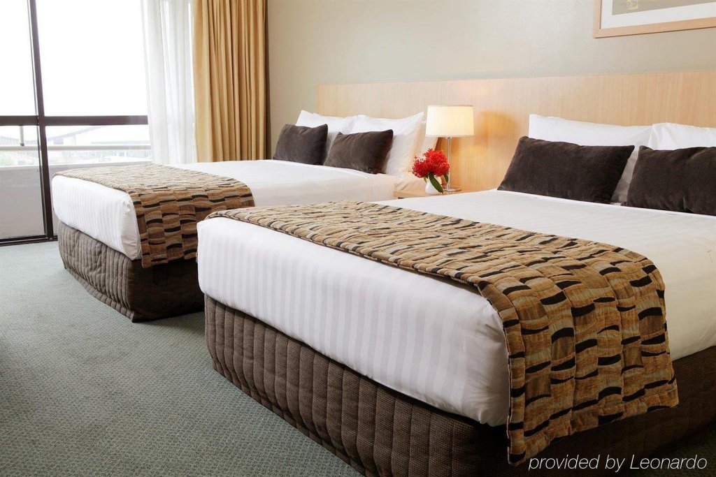 Фото The Benson Hotel