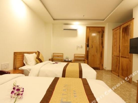 Фото Titan Hotel