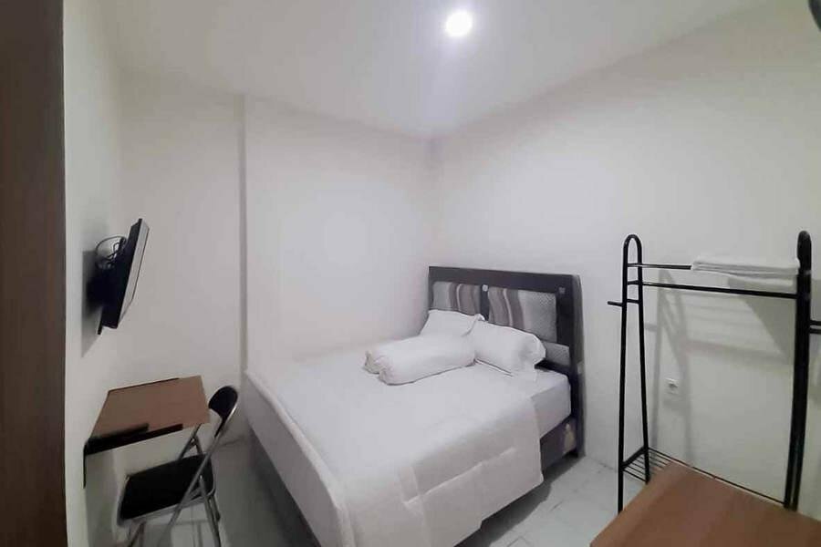 Hotel RedDoorz near Alun Alun Kota Serang, Serang, photo