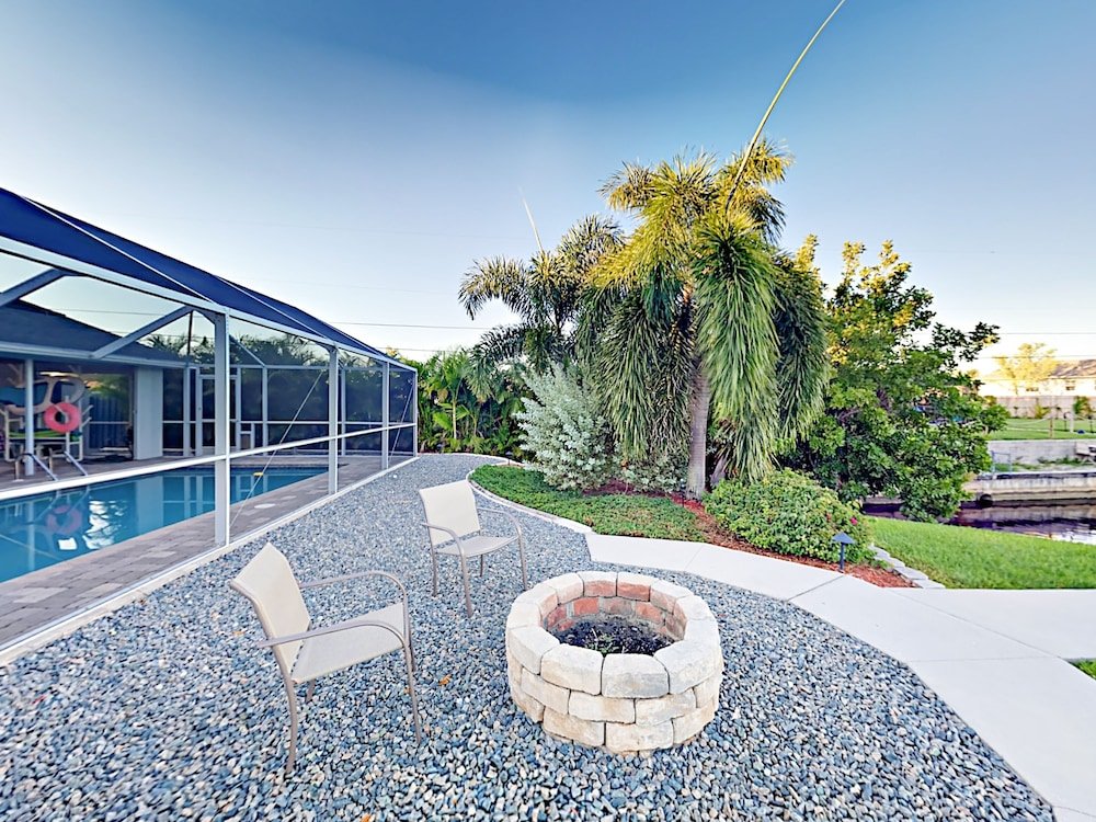 Фото 3717 Se 12th Home 3 Bedrooms 2 Bathrooms Home