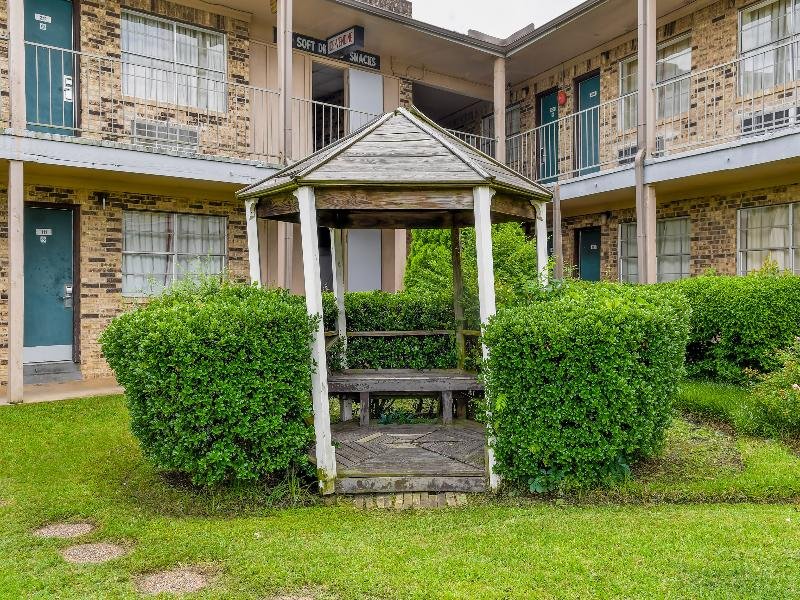 Фото Oyo Hotel Tyler Lindale