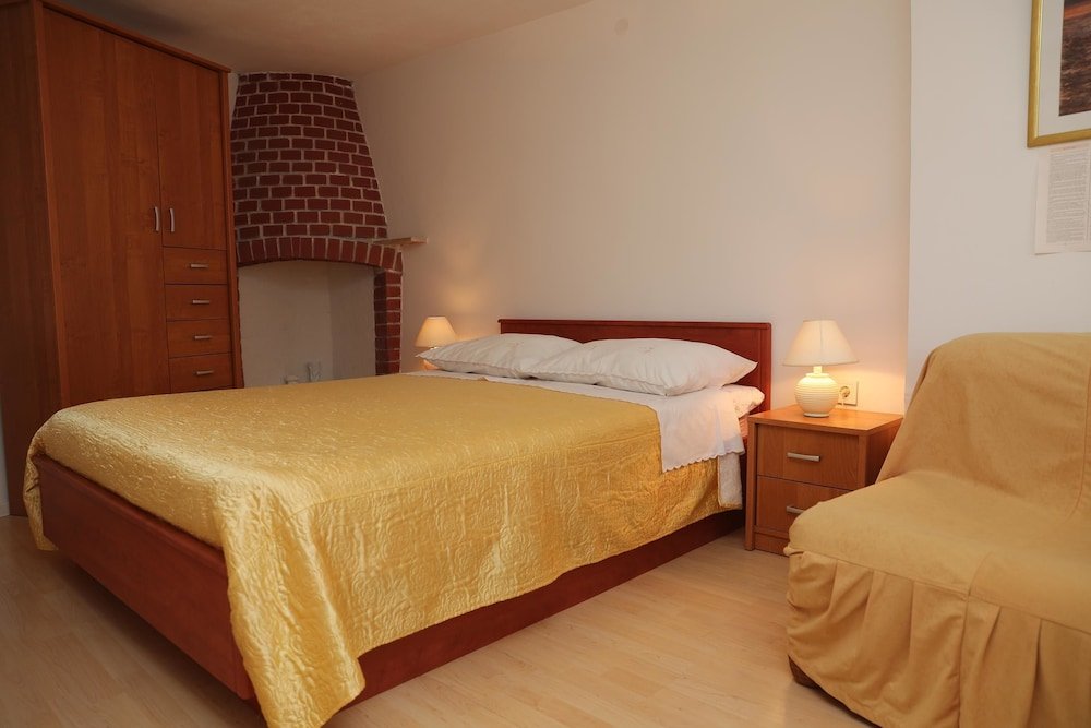 Фото Apartments Knezovic