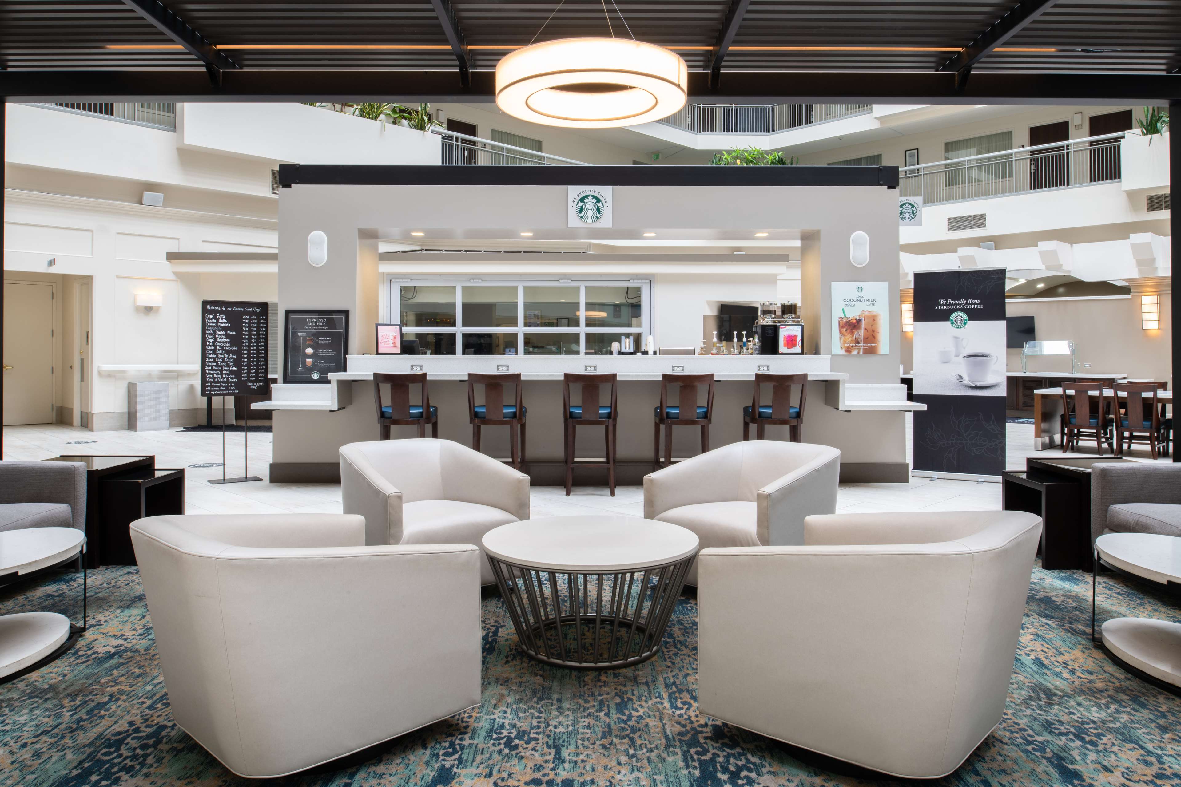 Фото Embassy Suites by Hilton Seattle Tacoma International Airport