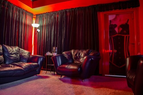 Порно көріп, ұсталдым.