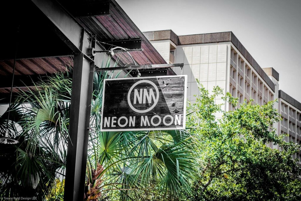 Музыкальный клуб Neon Moon, Штат Миссисипи, фото