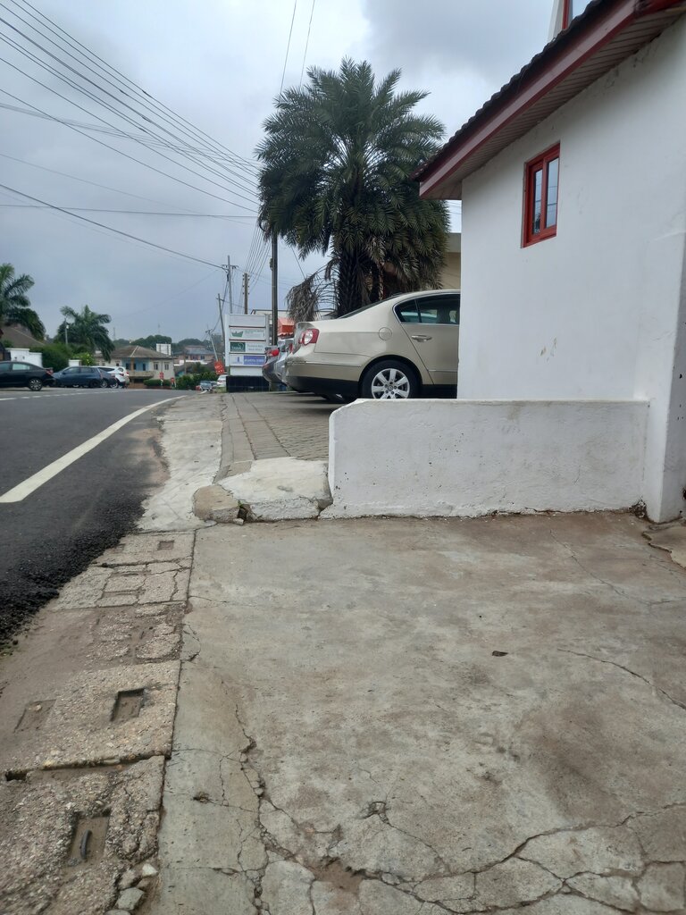 Administration Tsunami Axis, Accra, photo