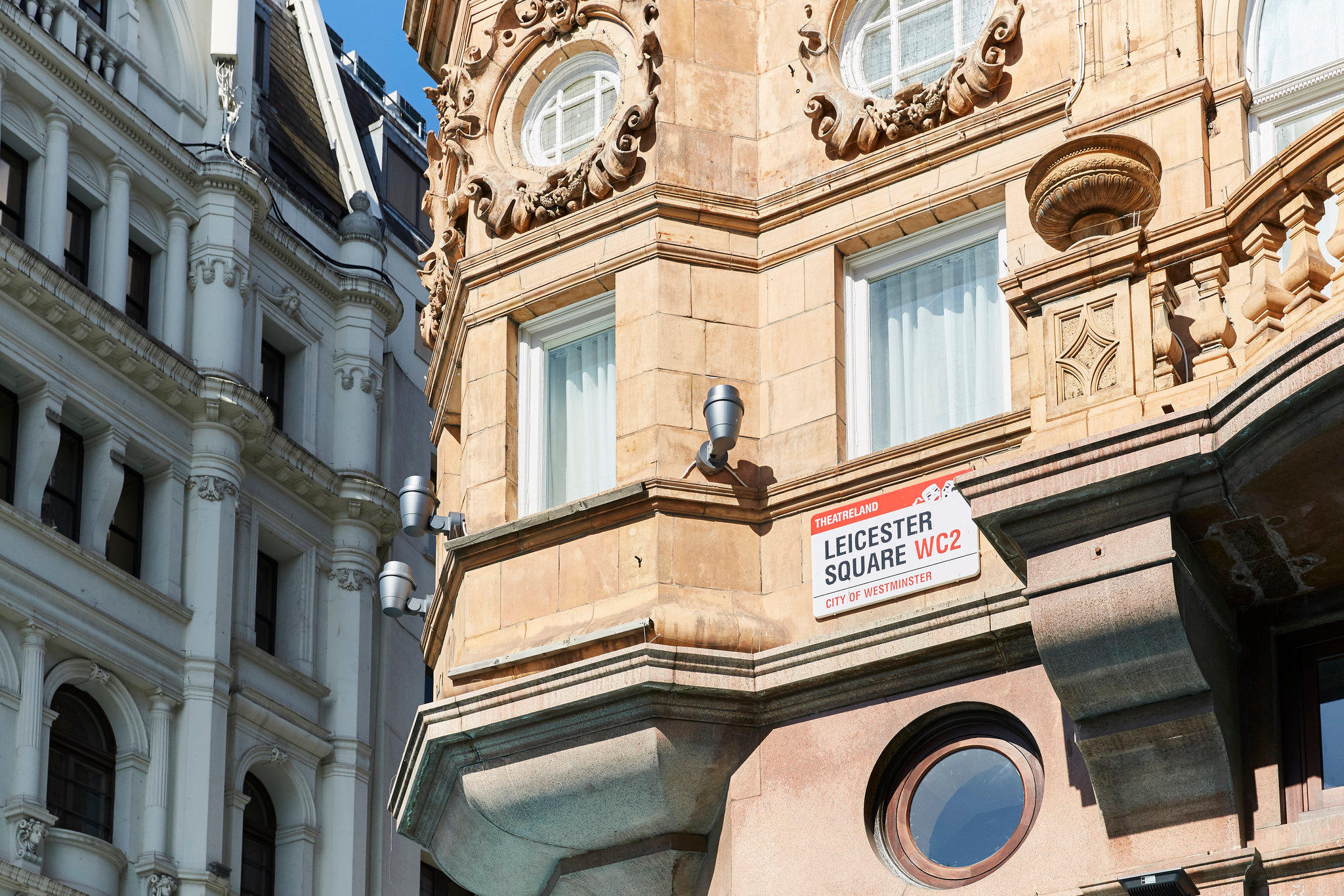 Фото Hotel Indigo London - 1 Leicester Square