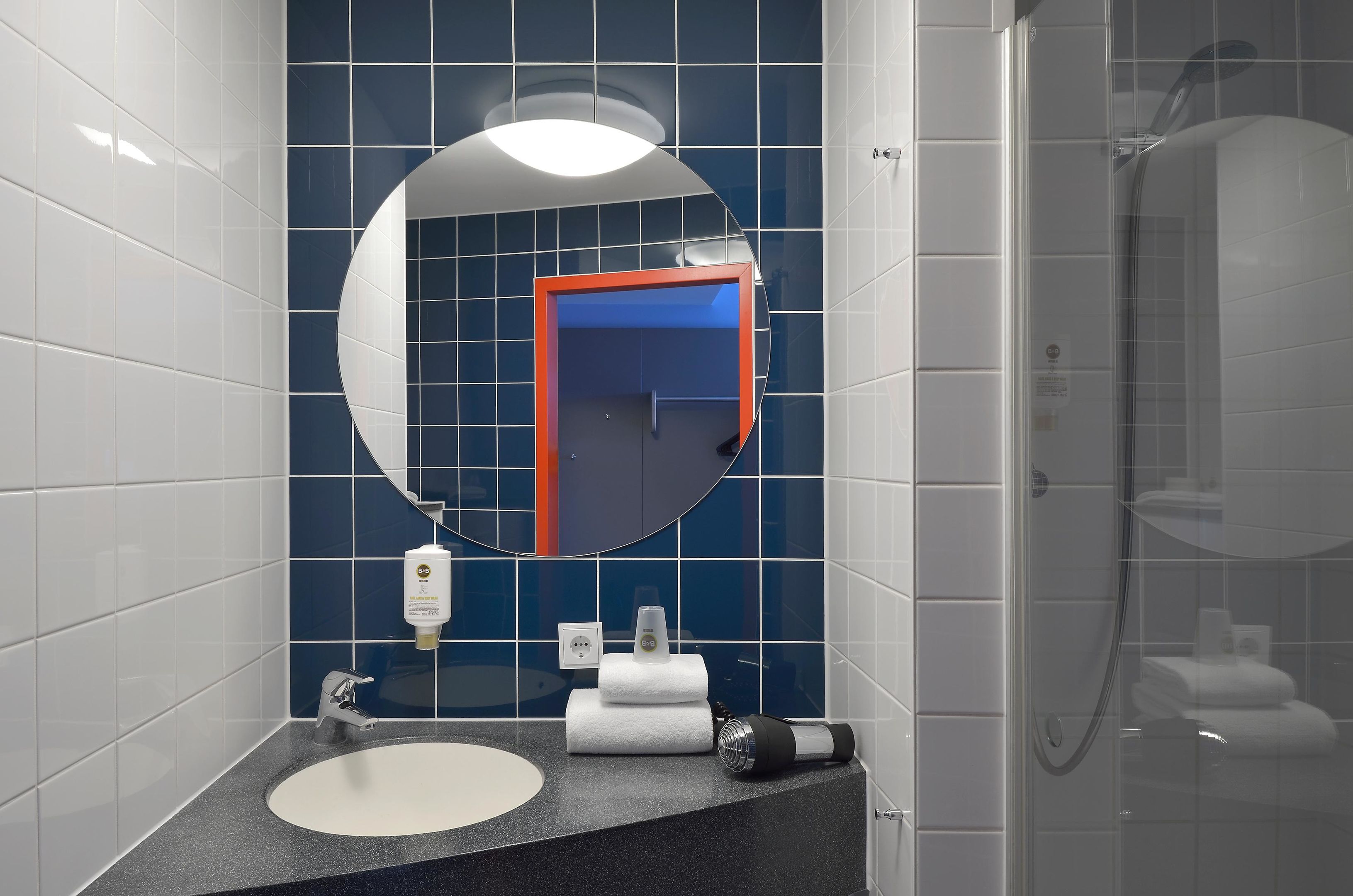 Фото B&b Hotel Saarbrücken-Hbf