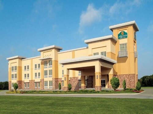 Гостиница La Quinta Inn & Suites by Wyndham Ft. Worth - Forest Hill Tx