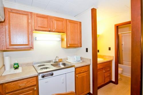 Фото Riverbank Motel and Cabins