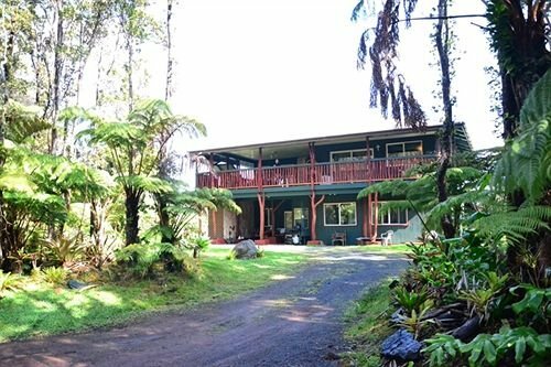 Гостиница Aloha Crater Lodge and Lava Tube