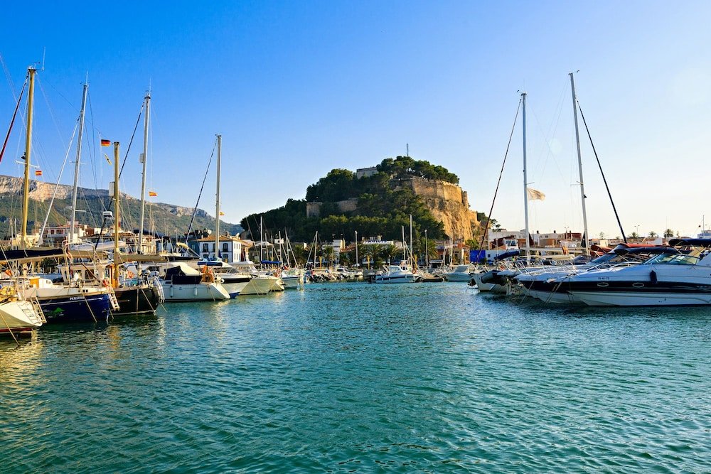 Фото Apartamentos Esmeralda