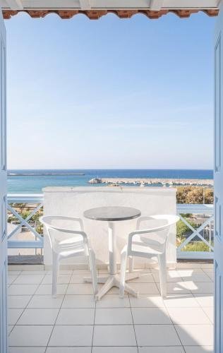 Фото Erato Seaside Hotel