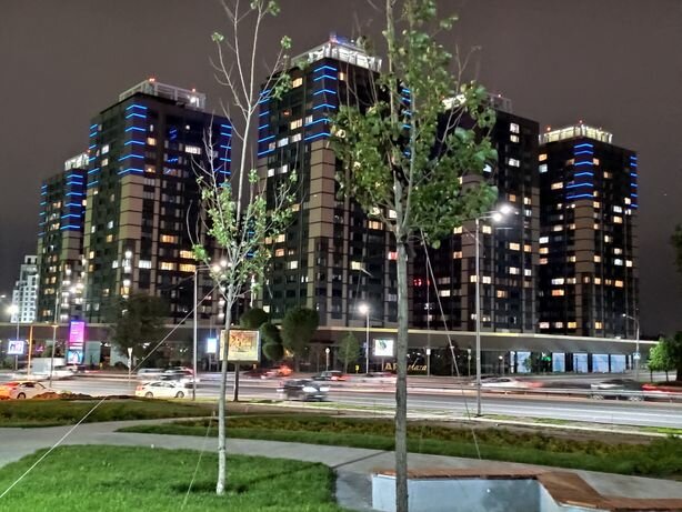 Konut blokları Zhiloy kompleks Afd Plaza, Almatı, foto