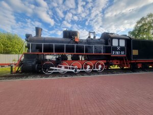 Паровоз Эр 787-57 (Tula Region, Kimovsk), monumento a la tecnología