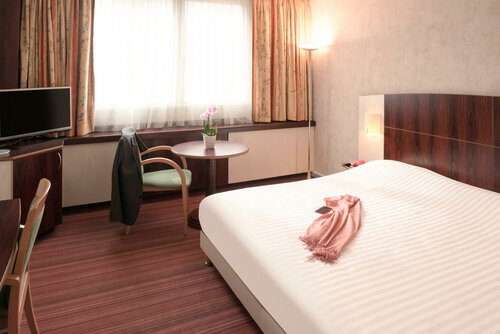 Гостиница Hôtel Mercure Besançon Parc Micaud в Безансоне