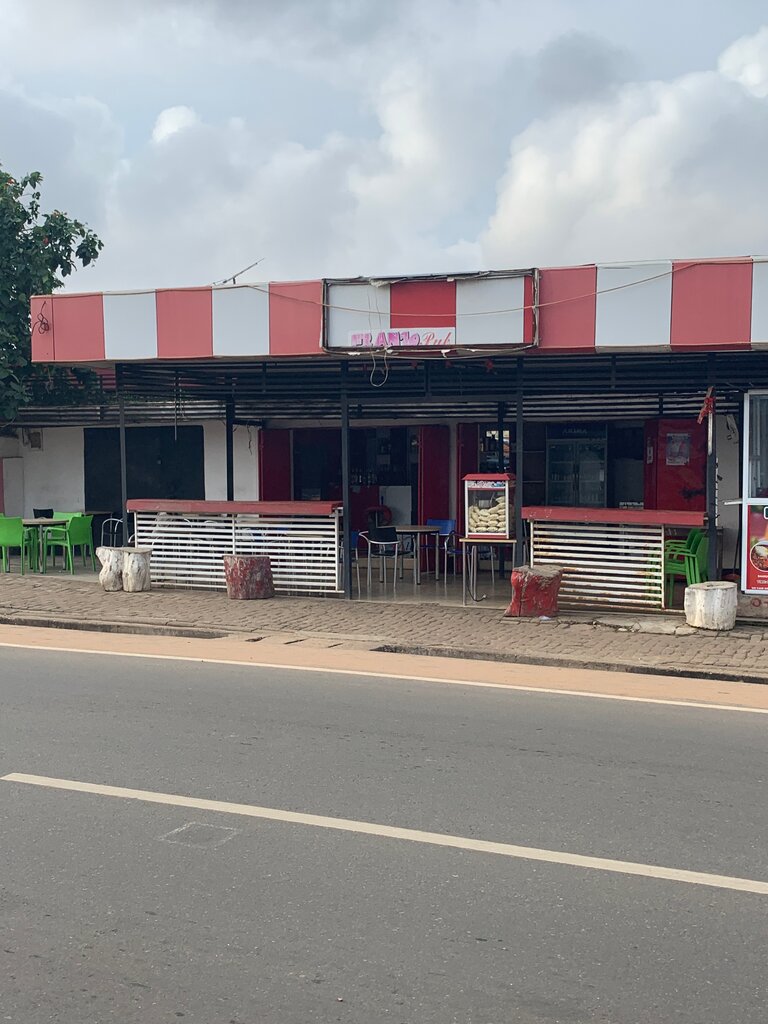 Bar, pub Fran10 Pub, Accra, photo