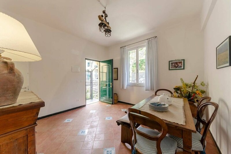 Апартаменты Altido Pretty House in Vernazza Middle Apartment