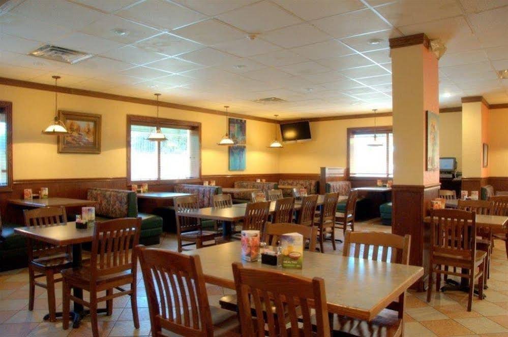 Фото Country Inn & Suites by Radisson, North Little Rock, Ar