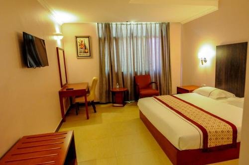 Фото Hbt Russel Hotel