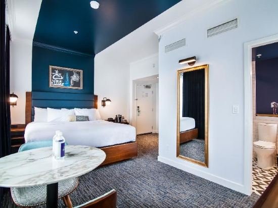 Фото Hotel Belmont Vancouver MGallery